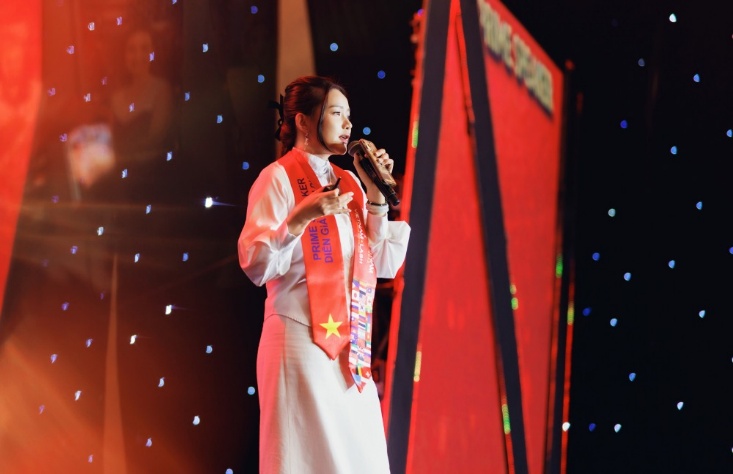 Cựu mẫu cho biết mình không buồn khi hình thể thay đổi chỉ trong vài tháng. Thay vào đó, cô chọn trang phục phù hợp để tạo sự tự tin.