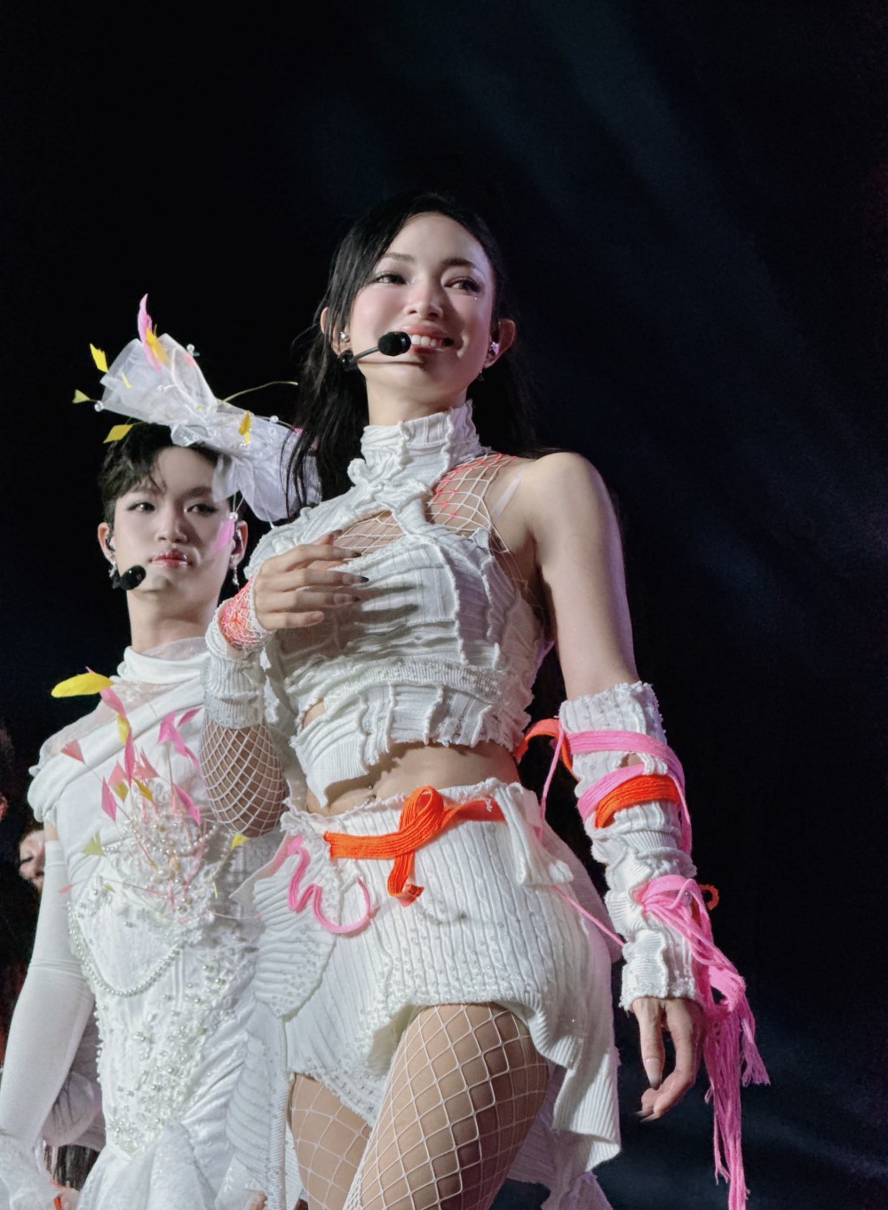 Châu Bùi gây bất ngờ với 7 tiết mục hoành tráng trên sân khấu concert đầu tiên, đánh dấu sự chuyển mình từ hình ảnh fashionista - 6