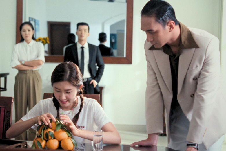 Chân dung mối tình thầm lặng của đỗ nhật hoàng sau khi cởi áo lính trong mưa đỏ lên đồ làm tổng tài - 4