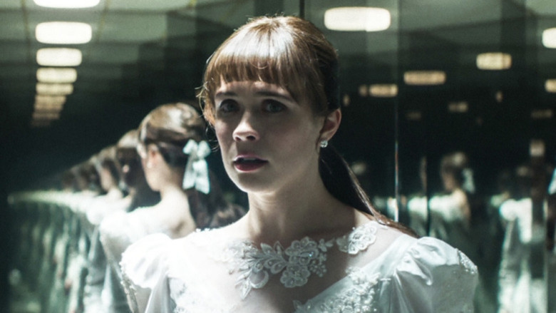 Con gái nhà Warren có dấu hiệu quỷ ám trong trailer mới của The Conjuring: Nghi Lễ Cuối Cùng - 2