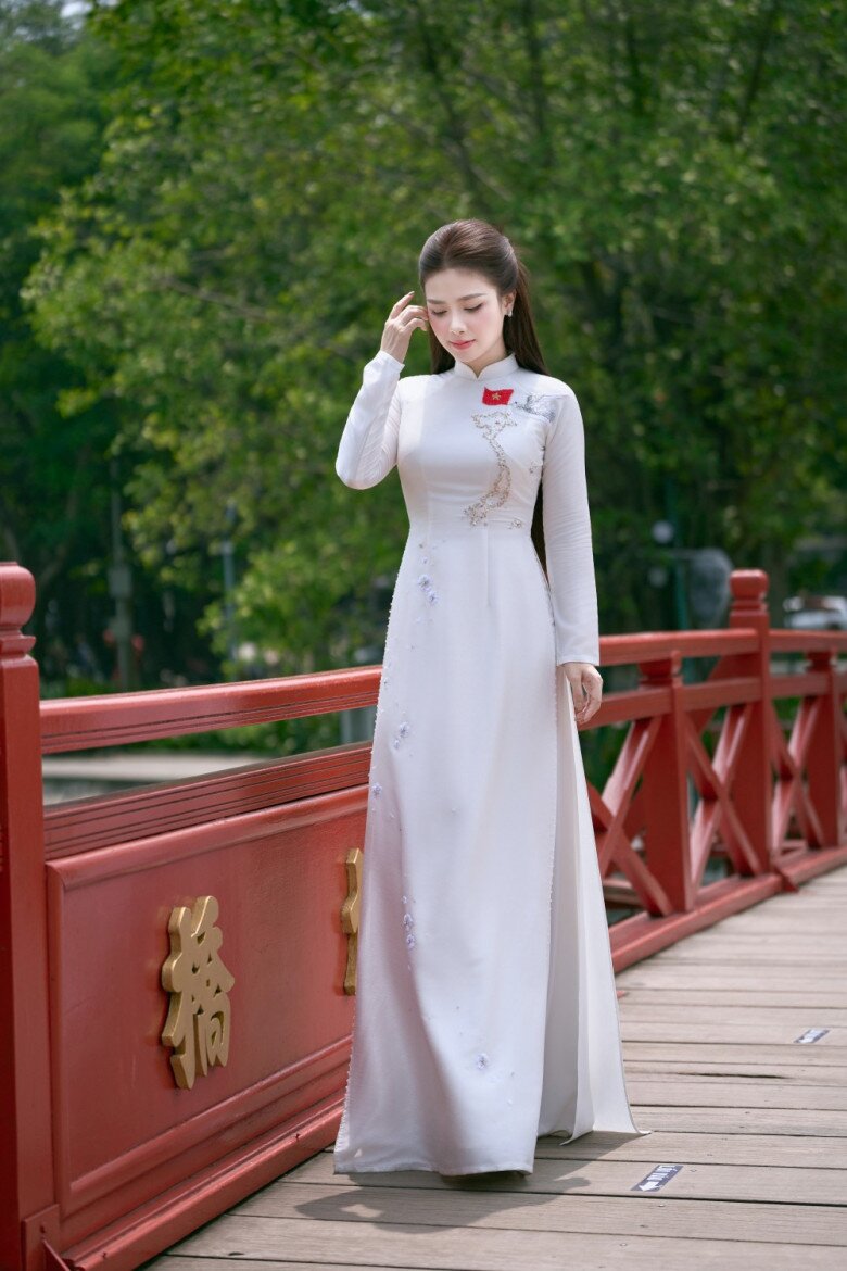 Dương Hoàng Yến ra mắt ca khúc đến với mình như mối duyên lành, hát về lòng tự hào và biết ơn của thế hệ trẻ - 5
