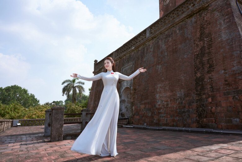 Dương Hoàng Yến ra mắt ca khúc đến với mình như mối duyên lành, hát về lòng tự hào và biết ơn của thế hệ trẻ - 8