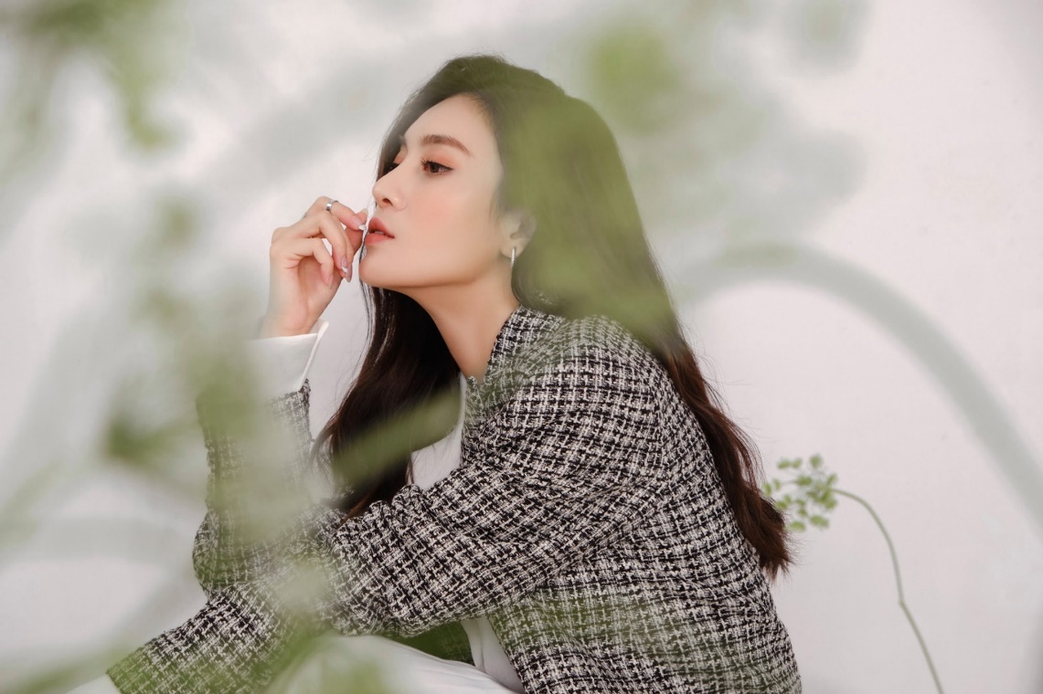 Nữ diễn viên kiểm soát tốt trạng thái sau khi chia tay mối tình lâu năm.