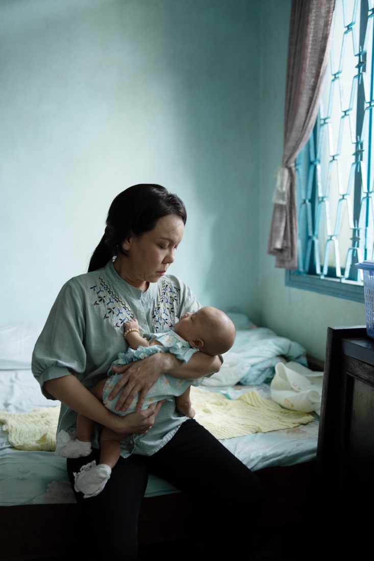 Việt Hương trong vai bà Hậu.