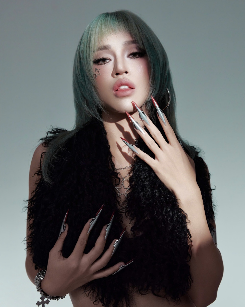 DJ Tít (tên thật Trần Thị Thủy Tiên) là cái tên quen thuộc trong giới nightlife và EDM Việt Nam.