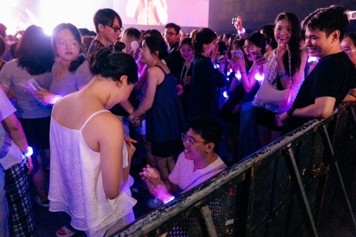 Hoàng Dũng hát nhảy liên tục 3,5 tiếng, trình diễn hơn 30 ca khúc trong concert amp;#34;Xoay trònamp;#34; - 3