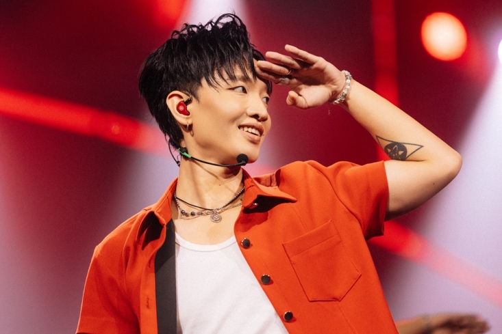 Hoàng Dũng hát nhảy liên tục 3,5 tiếng, trình diễn hơn 30 ca khúc trong concert amp;#34;Xoay trònamp;#34; - 1