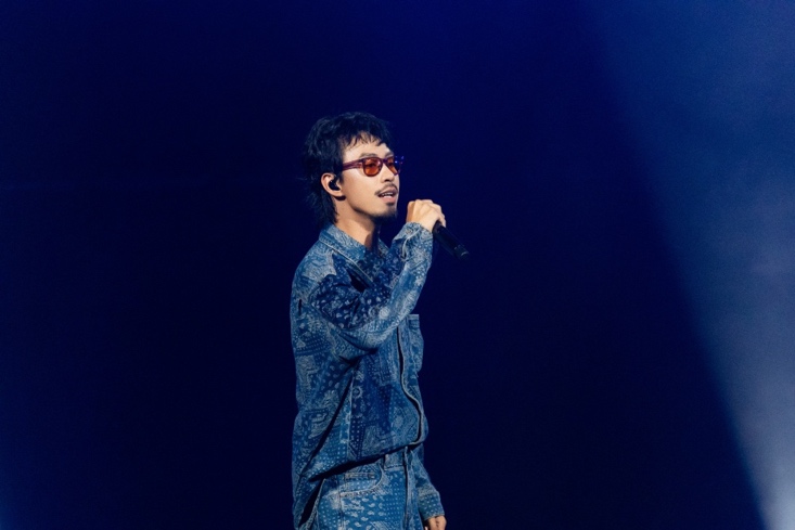 Đen choáng ngợp khi bước lên sân khấu của concert Xoay tròn.