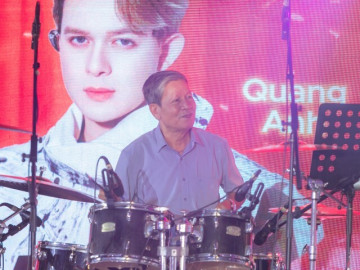 Quang Anh muốn "thoát vai" diễn viên đi hát, bố NSƯT lên sân khấu đánh trống cho con