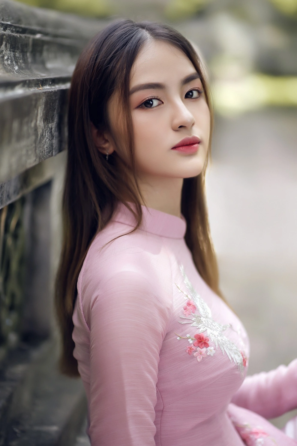 Hà My có gương mặt xinh xắn, đôi mắt to tròn nổi bật.