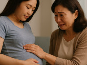 Bà bầu - Gặp mẹ chồng cũ đi cầu cháu, tôi ôm bụng bầu đến chào hỏi khiến bác sững sờ