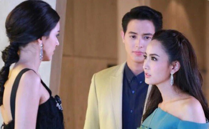 Điều tôi bất ngờ nhất là vợ cũ mang bụng bầu đến chúc mừng đám cưới của chúng tôi. (Ảnh minh họa)