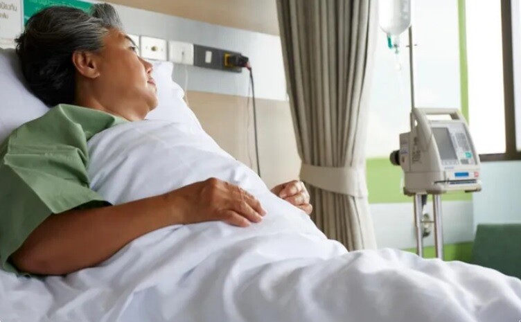 Từ ngày chị Thanh đến làm, bố tôi được ăn uống đầy đủ, sức khỏe của ông tốt hơn rất nhiều. (Ảnh minh họa)
