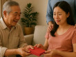 Sinh 3 con gái, bố chồng thưởng 3 tỷ nhưng lời đề nghị của ông mới khiến tôi rơi nước mắt