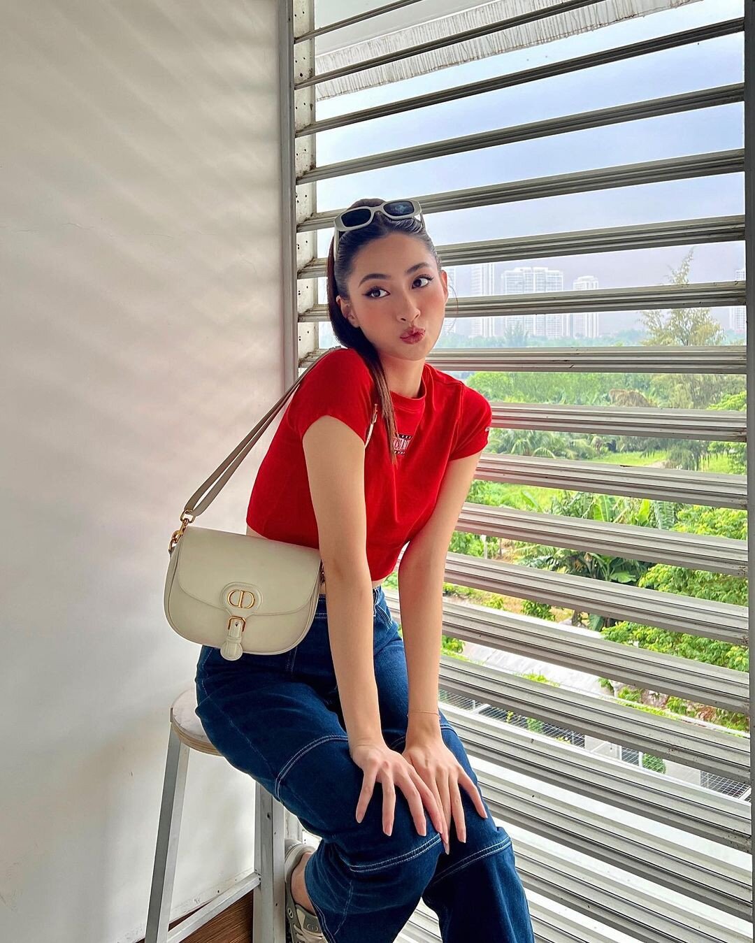 Hoa, á hậu là amp;#34;con nhà nòiamp;#34; tại A80: Thừa hưởng gen trội từ phụ huynh quân nhân, sớm thành mỹ nhân với chiều cao khủng - 8