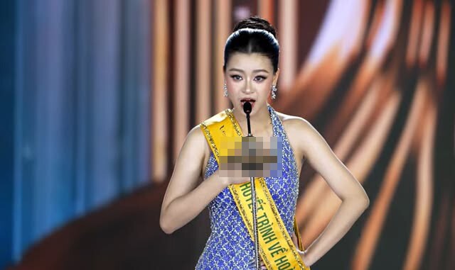Thí sinh La Ngọc Phương Anh trong phần thi ứng xử. 