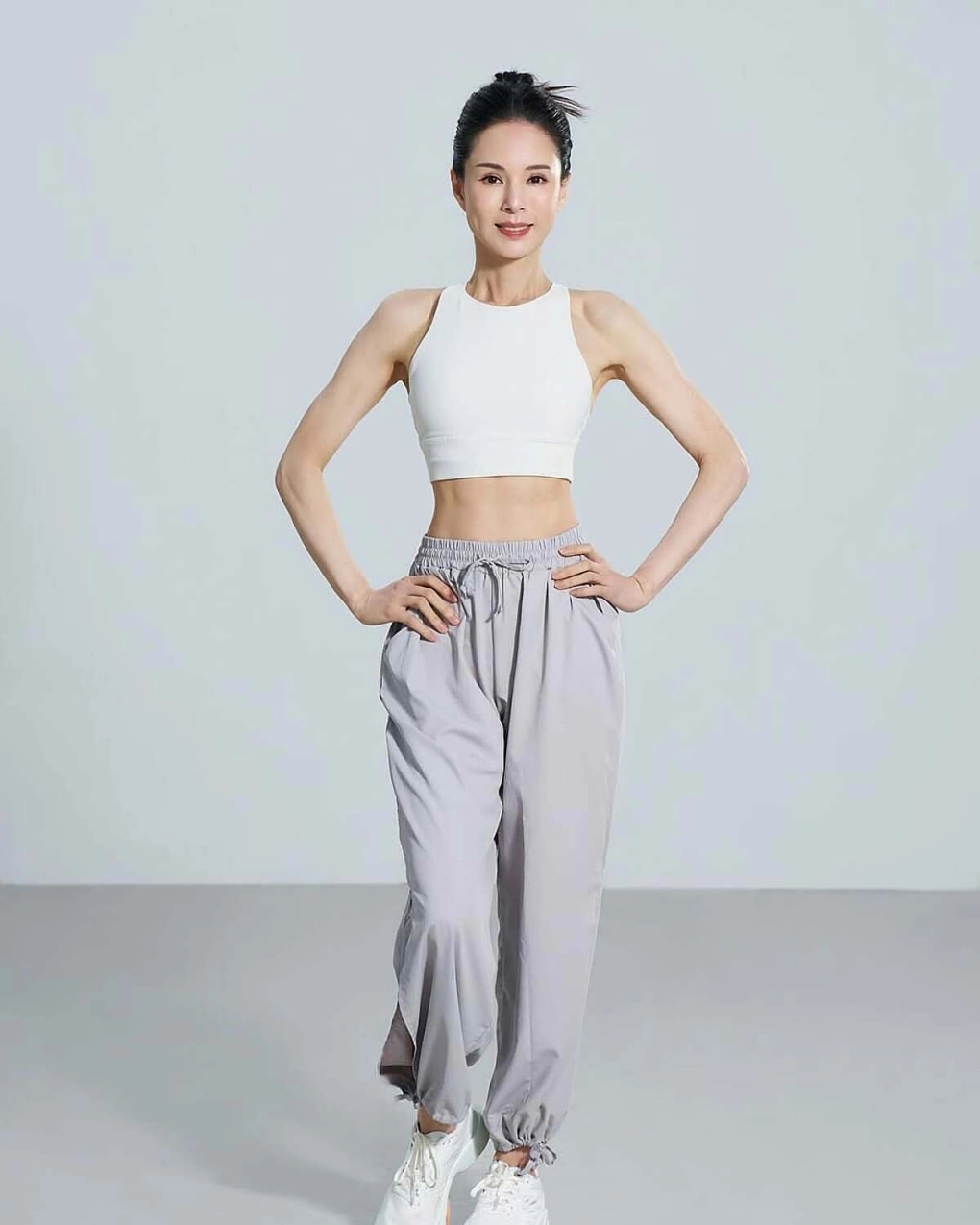 Nhờ lối sống lành mạnh, tích cực, Lý Nhược Đồng vẫn trẻ trung.