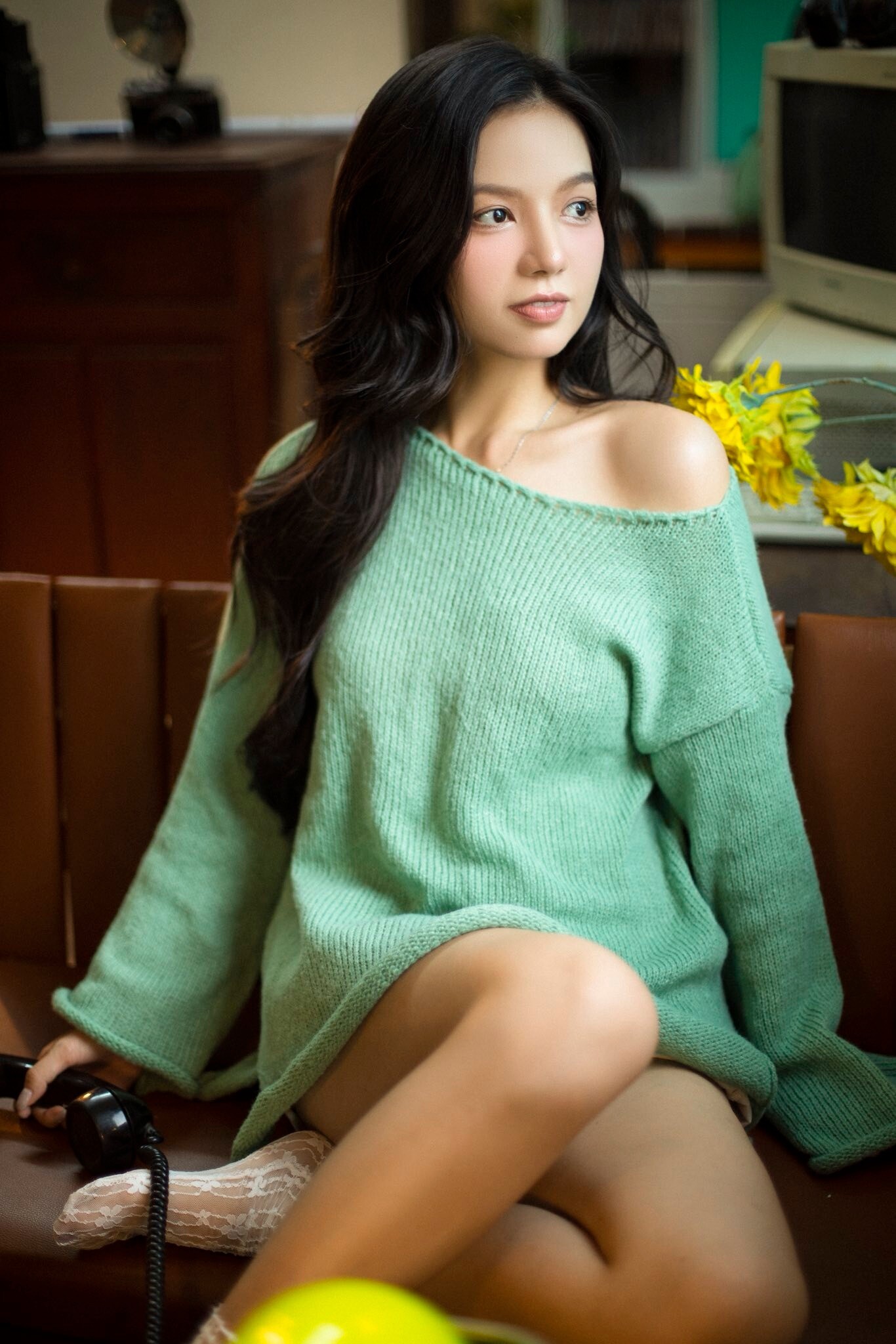 Nhan sắc amp;#34;bóng hồngamp;#34; duy nhất phim Mưa đỏ: Là “ngọc nữ” tiềm năng màn ảnh Việt, visual sang chảnh đậm chất tiểu thư tựa Kim Ji Won - 13