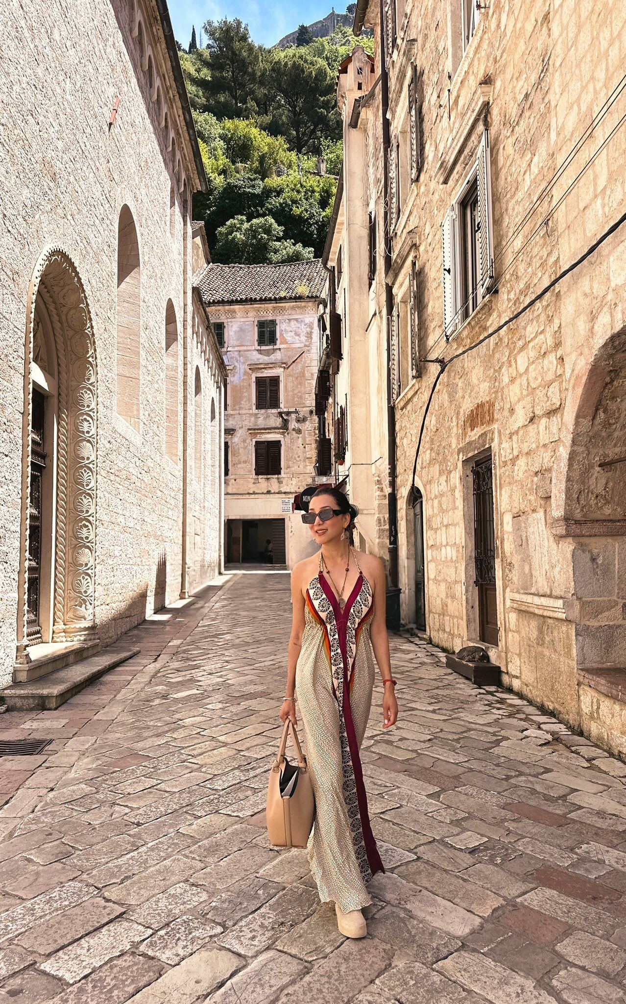 2 nữ MC giàu có bậc nhất showbiz toàn ở biệt thự amp;#34;khủngamp;#34;, U60 vẫn mê đồ hở táo bạo chẳng thua gái đôi mươi - 6