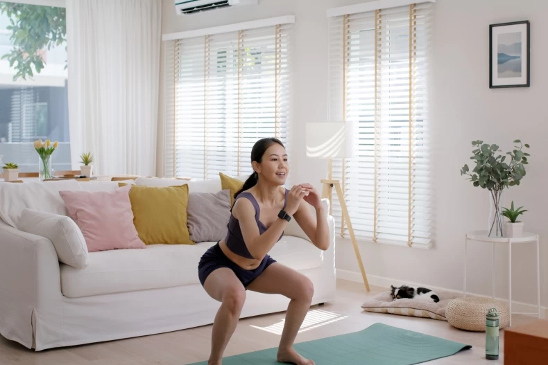 Squat sau bữa ăn giúp tăng tốc độ tiêu hóa, làm săn chắc mông và đốt mỡ cùng lúc.