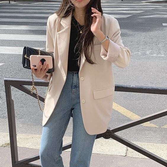 Càng trưởng thành, tôi càng nhận ra tủ đồ công sở vẫn giữ 5 món này thì coi chừng amp;#34;dìm dángamp;#34;, cộng thêm cả chục tuổi - 8