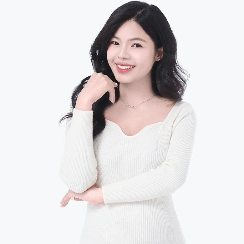 Vẻ ngoài xinh đẹp không thua kém em gái của Minh Anh.