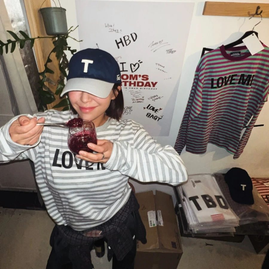 Cô chú trọng ăn uống cân bằng và lành mạnh, tập trung vào thực phẩm giàu protein và chất xơ.