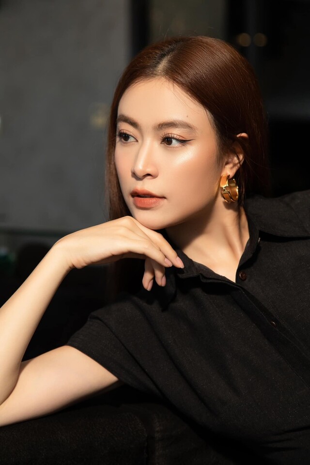 Làn da mịn màng của giọng ca See tình khiến nhiều người phải mê mẩn.