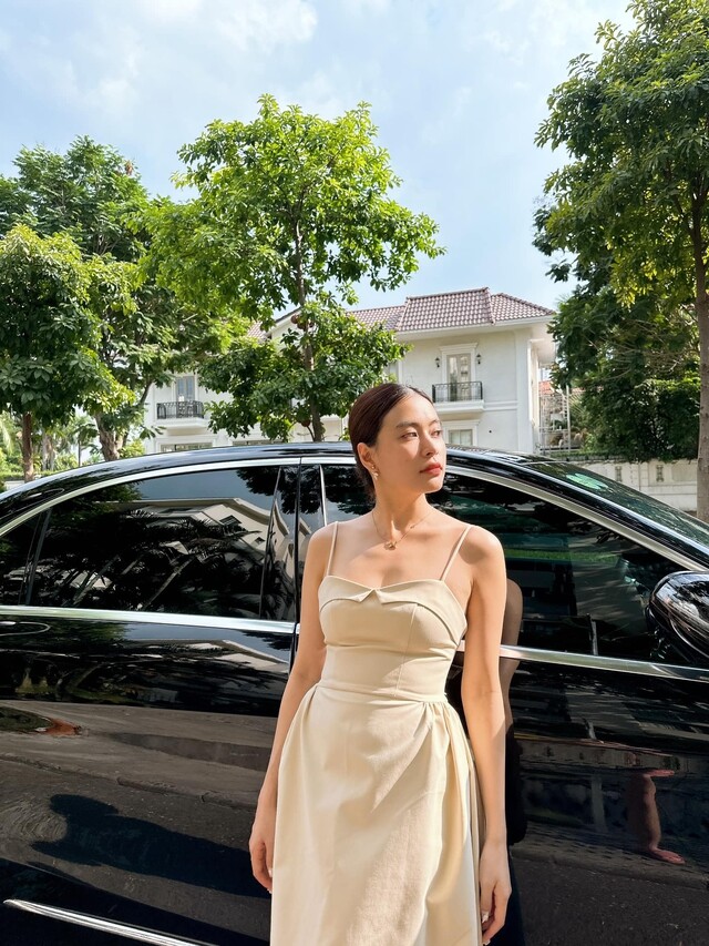 Nhờ sự chăm sóc da lẫn dáng nên Hoàng Thùy Linh ngày càng trẻ dù đang gần kề tuổi 40.
