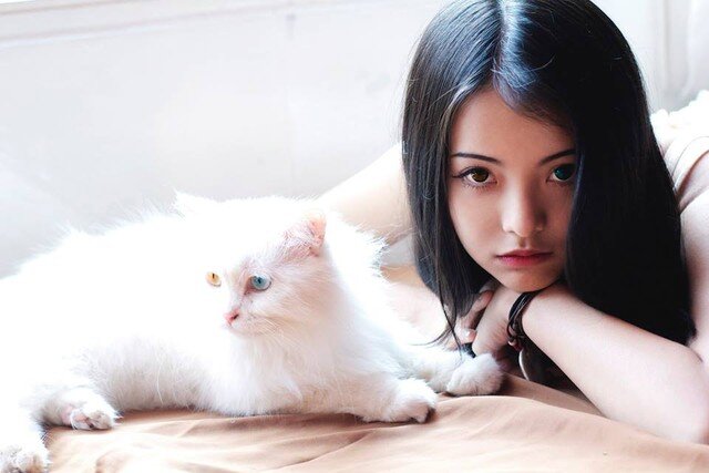 Đôi mắt tròn với hàng mi dài của Yu Dương là điểm nhấn ấn tượng nhất trên gương mặt.
