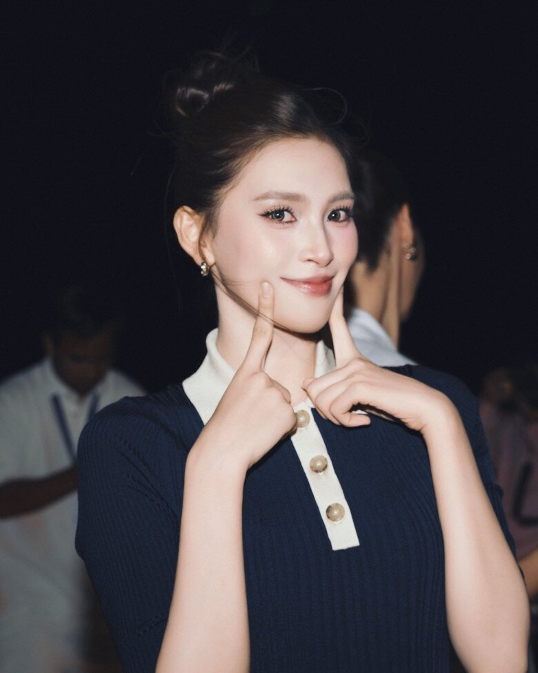 Hoa hậu Tiểu Vy rạng rỡ đọ sắc Miss Universe 2018, nhan sắc amp;#34;không lép vếamp;#34; - 4