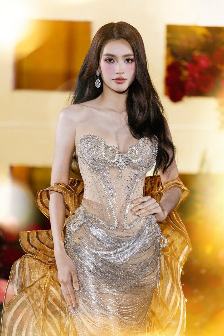 Sự đồng hành của nhiều thương hiệu trong và ngoài nước cũng cho thấy sức ảnh hưởng và phong độ ổn định của nàng hậu.