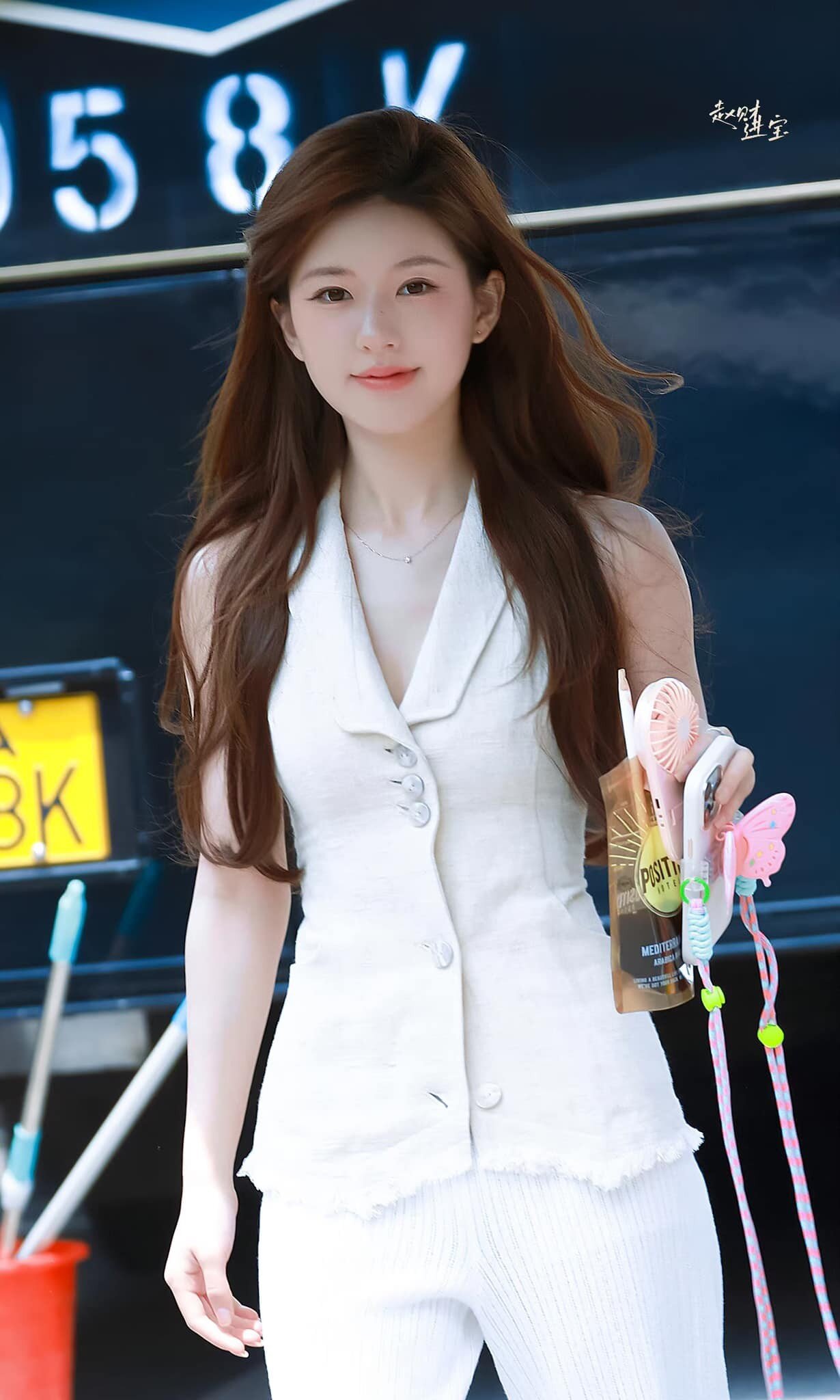 Mỹ nhân mặc đẹp nhất màn ảnh hiện nay, tự phối 230 bộ đồ đẹp như tuần lễ thời trang, là “sách giáo khoa” phối đồ cho nàng công sở - 15