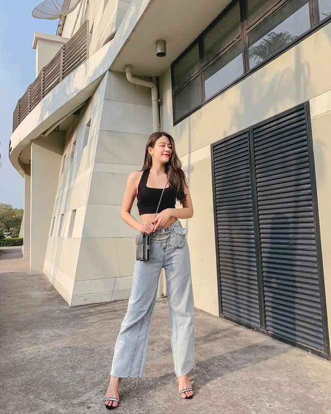 Lên đồ với quần cạp cao và crop top, bạn nhất định có outfit sang xịn, vừa khoe được eo thon lẫn chân dài.