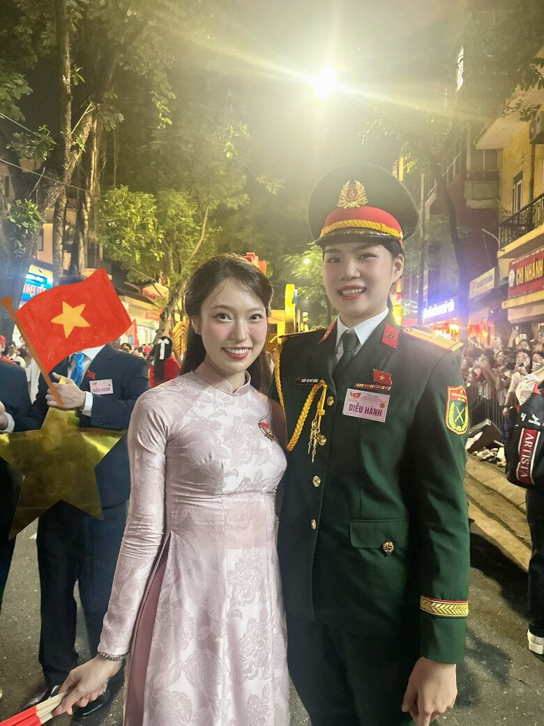 Khung ảnh dàn mỹ nhân amp;#34;tinh hoa hội tụamp;#34; hot nhất nhì tại A80: Từ Hoa hậu đến nữ công an đẹp rực rỡ, không ai kém ai - 6