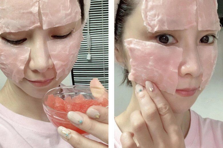 Chỉ với một ít dưa hấu và vài miếng bông, bạn đã có ngay chiếc mặt nạ cấp ẩm tự nhiên, dịu nhẹ và cực kỳ tiết kiệm.