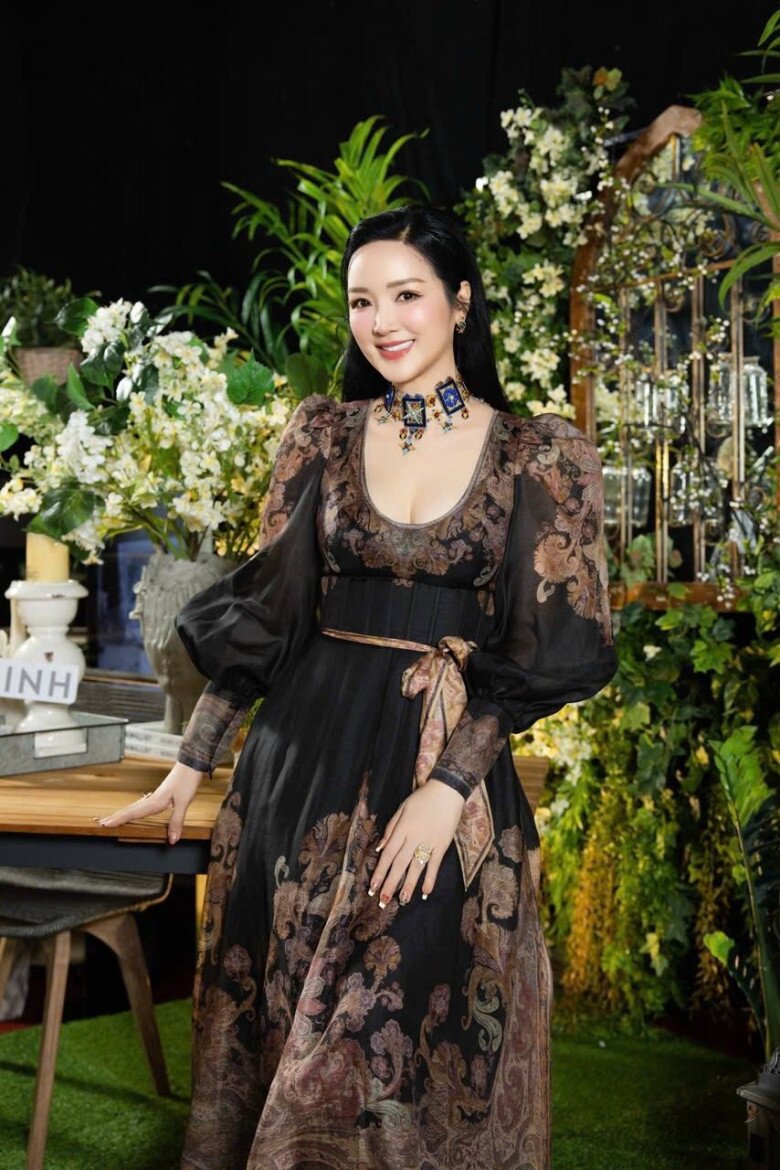 Sau nhiều năm kinh doanh, hoạt động trong showbiz, Giáng My hiện tại là một “phú bà”. Cô sống trong căn biệt rộng 1.000 m², thường xuyên sử dụng đồ hiệu.