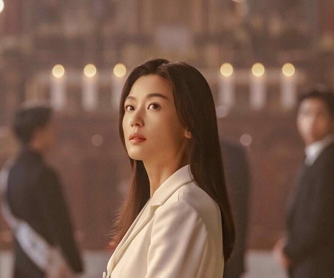 Jun Ji-hyun trở lại màn ảnh với vai diễn ấn tượng có tâm lý phức tạp trong phim mới.