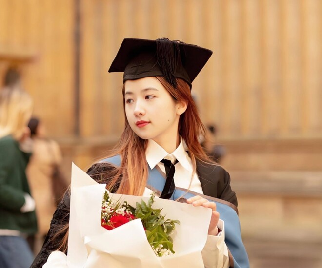 Nữ tiến sĩ Toán học bị nghi ngờ trình độ học vấn chỉ vì có nhan sắc xinh xắn và gu ăn mặc thời thượng.