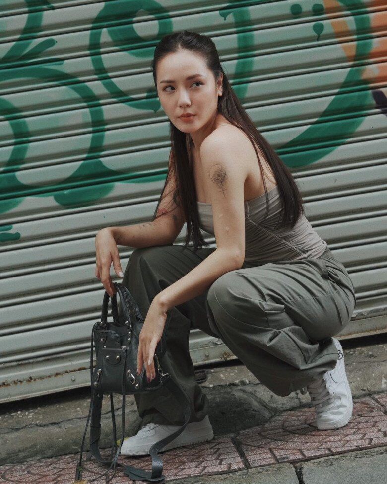 Song có đôi lúc, style của Phương Linh khiến nhiều người nhớ tới em gái cô.