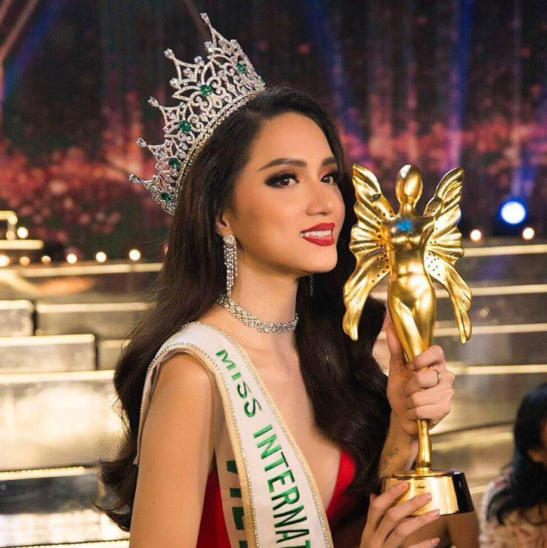 Năm 2018, Hương Giang đã đăng quang cuộc thi Hoa hậu Chuyển giới Quốc tế, giúp Việt Nam thăng hạng trên bản đồ nhan sắc thế giới.