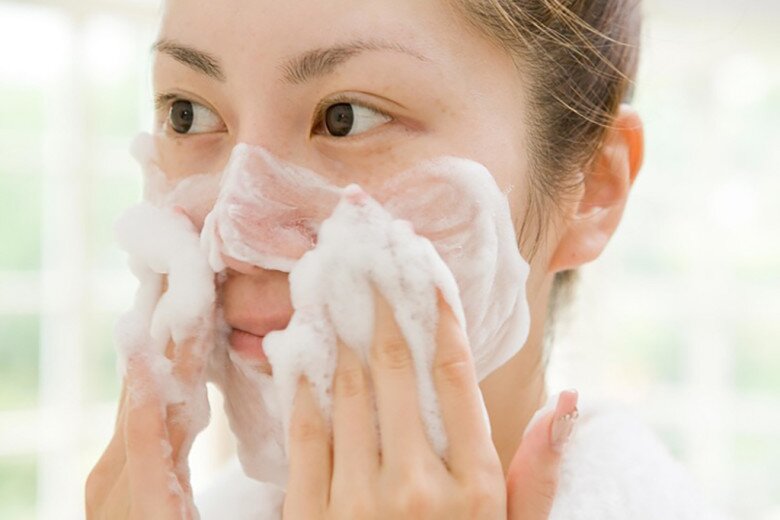 Tại sao làn da của phụ nữ Nhật luôn đẹp hơn những nước khác? Đó là do họ duy trì 8 thói quen amp;#34;cải lão hoàn đồngamp;#34; mỗi ngày - 3