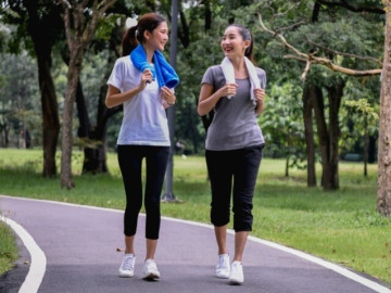Đẹp - 8 cách đi bộ đốt mỡ khiến hội chị em mê mẩn vì quá dễ áp dụng, có 1 kiểu ngược đời nhưng đốt calo cao hơn bình thường