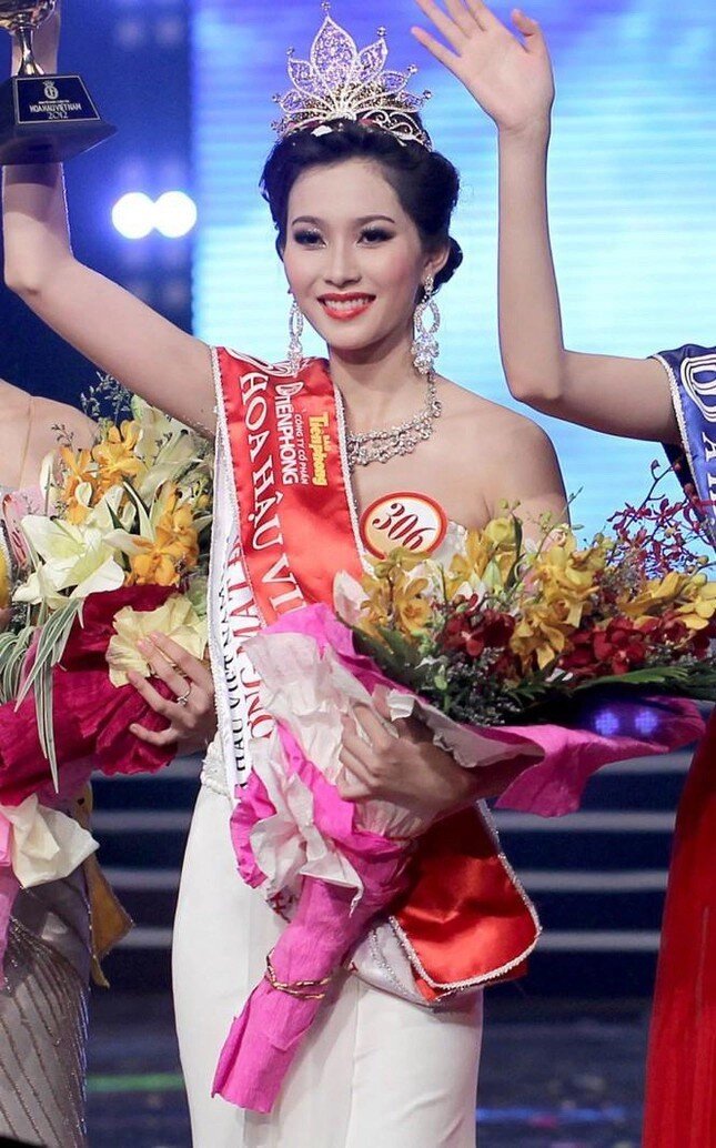 Đặng Thu Thảo có xuất thân từ nông quê, kinh tế gia đình gặp nhiều khó khăn.
