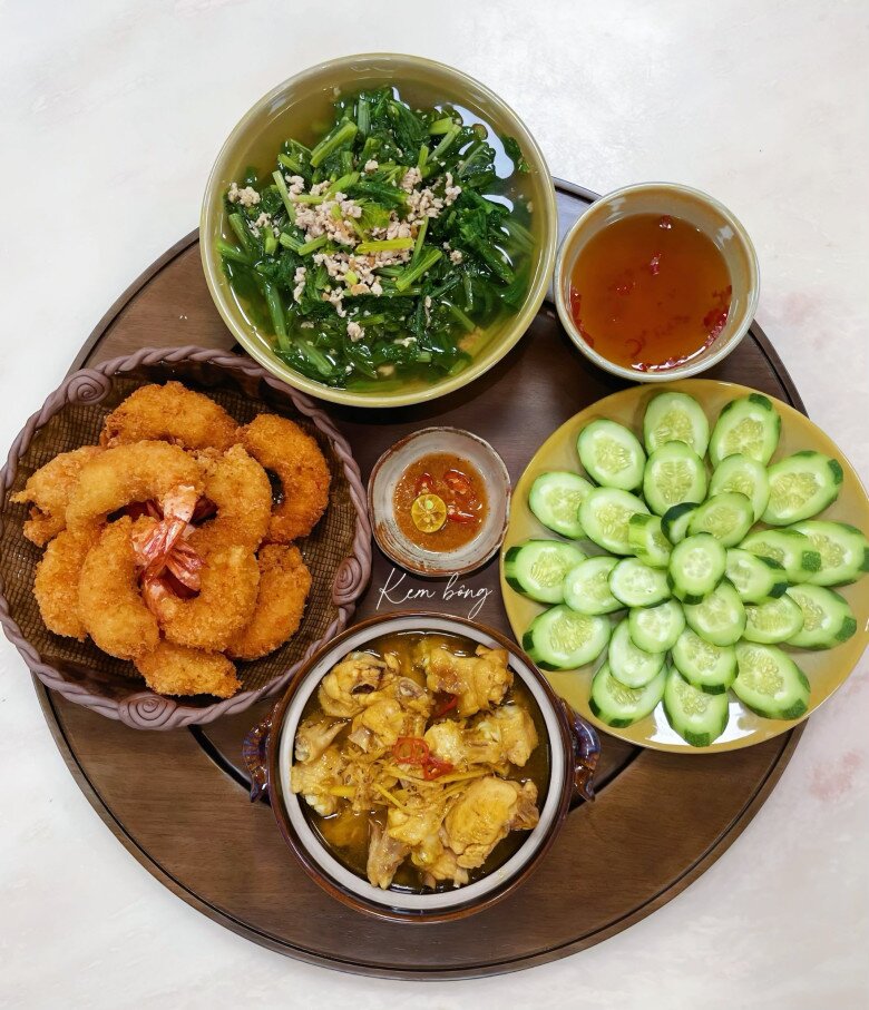 9X bầu bí thở thôi cũng mệt nhưng hễ động vào bếp là lại thấy khoẻ ngay, nhìn loạt mâm cơm chất lượng ai cũng khen hết lời - 12