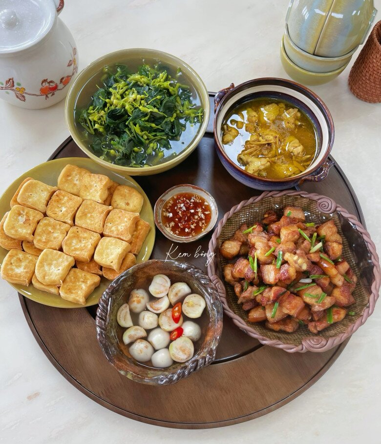 9X bầu bí thở thôi cũng mệt nhưng hễ động vào bếp là lại thấy khoẻ ngay, nhìn loạt mâm cơm chất lượng ai cũng khen hết lời - 11