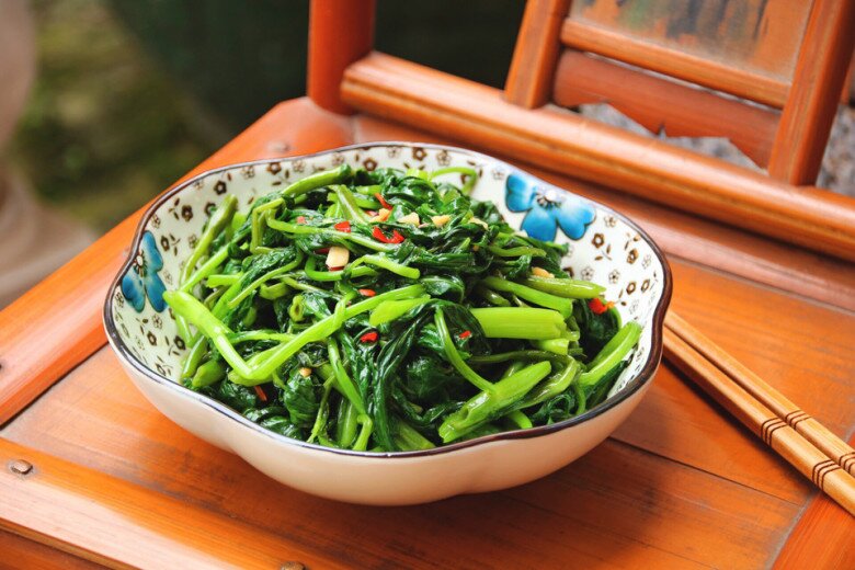 Ăn mãi mới biết rau này giàu kali và canxi, đem xào hay bóp nộm đều ngon lại giòn sần sật - 1