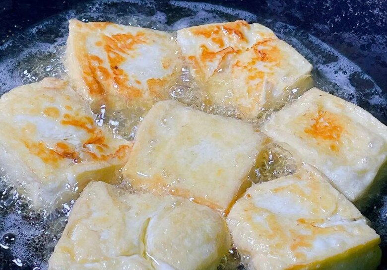 Tham khảo thêm một cách rán đậu ngon.