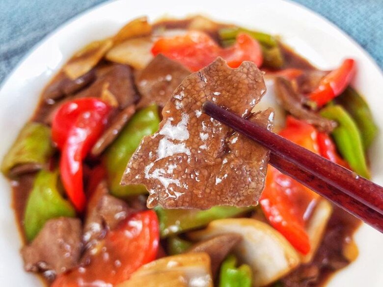 Bộ phận này của lợn vừa rẻ lại bổ, xào thế này mềm ngon, không tanh hay bị bở bột, cả nhà ăn không thừa một miếng - 9