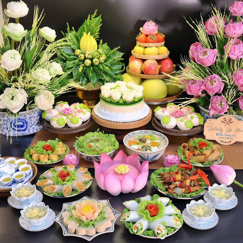 Mâm cỗ chay cúng Rằm tháng 7 của chị Thu Hương.